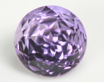 24.14カラットの天然クリスタル、ファセットカット（22 x 16 MM