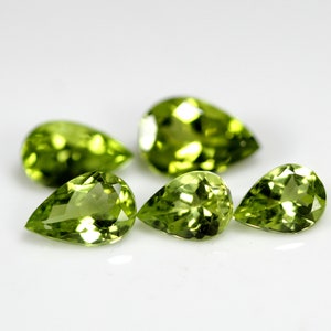 4.35 Carats! Natural Pakistan Peridot Faceted. 7x5 To 8x5 Pear Shape. Callibrated Size. 5 Pieces Lot. Green Color. Loose Gemstone.