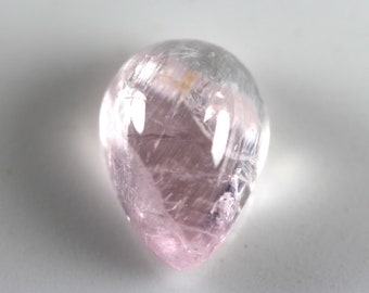 Natürlicher rosa Turmalin-Cabochon, 3,89 Karat. Birnenförmig, 11 x 8 mm. Kalibrierter Stein. Lose Edelstein.