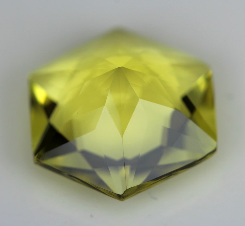 Dubbelstjärnslipning! Naturlig citronkvarts fasetterad 8 till 16 mm hexagonform. Specialslipning. Kalibrerad sten. Gnistrande sten. Lös ädelsten bild 8