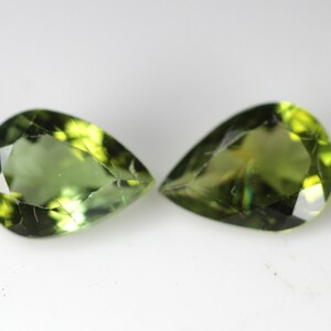1.30 Carats! Natural Pakistan Peridot 7x5 MM Pear. Glowing Green Color. 2 Pieces Lot. Eye Clean Quality. Earth Mined Stone. Sparkling Gem.