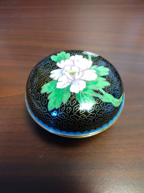Vintage Heart Shape Miniature Box Floral  Black Cloisonn\u00e9 Flowers Pill 1 Hollywood Regency Trinket Hinged Lid