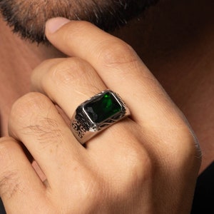 Antique Men&#39;s Emerald Signet Ring, Vintage Style Emerald Ring, Statement Ring for Men&#39;s, Unique Promise Ring for Boyfriend, Gift for Dad