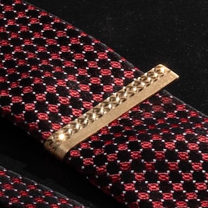 Classic Handcrafted Tie Clip, Diamond Cut Tie Clip for Men&#39;s, Distinctive Design for Special Occasions, Modern Minimalist Tie Clip