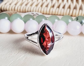 7 mm Trillion Cut Blautopas Ring aus 925 Sterling Silber, Statement-Ring, Handgemachter Ring, Blautopas Schmuck, Geschenk für Sie, Ringgröße 56US