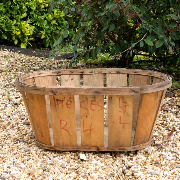 Authentic French vintage wooden slat / bentwood fruit or vegetable crate – boho rustic farmhouse storage / garden planter etc