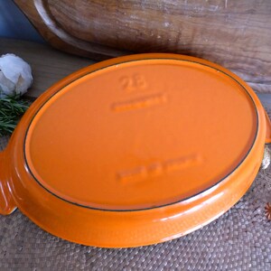 Fabulous French vintage COUSANCES / LE CREUSET signature orange large oval cast iron gratin dish pan baker No 28 rustic farmhouse image 3