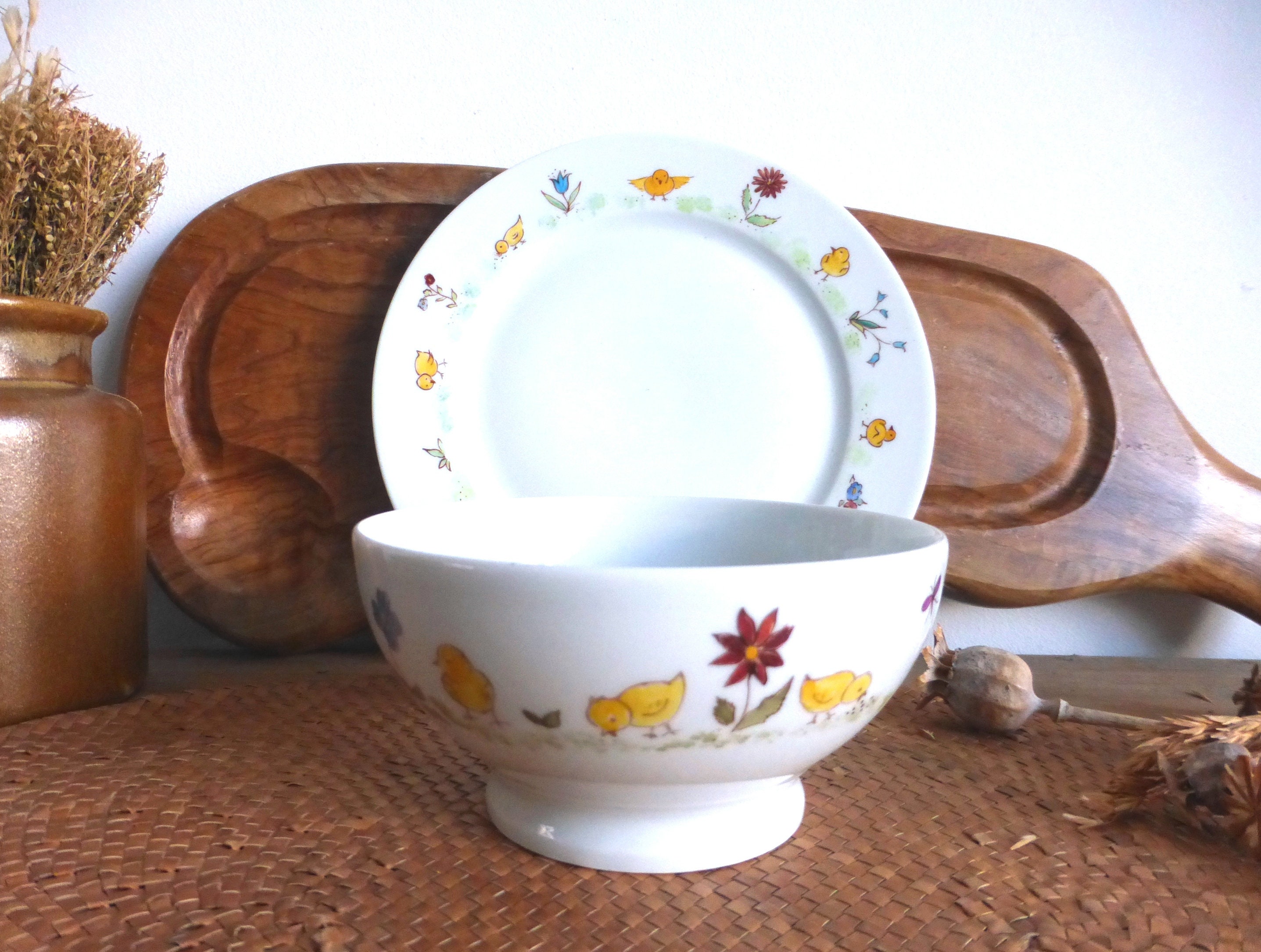 Adorable Français Vintage Apilco Pieds Café Au Lait Bol & Limoges Assiette Décorée de Poussins et Fl