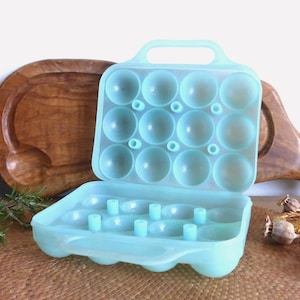 Funky French vintage plastic 12 egg box holder container – eau de nil green - 1960s retro storage