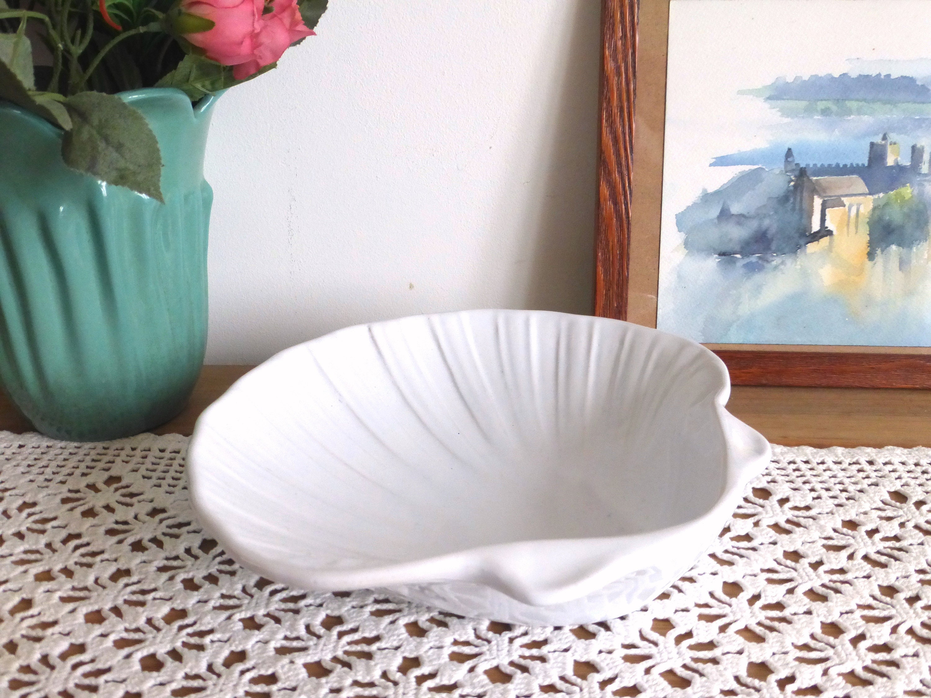 Fabuleux Français Vintage Emile Henry Grande Coquille Saint-Jacques en Céramique Émaillée Blanche Se