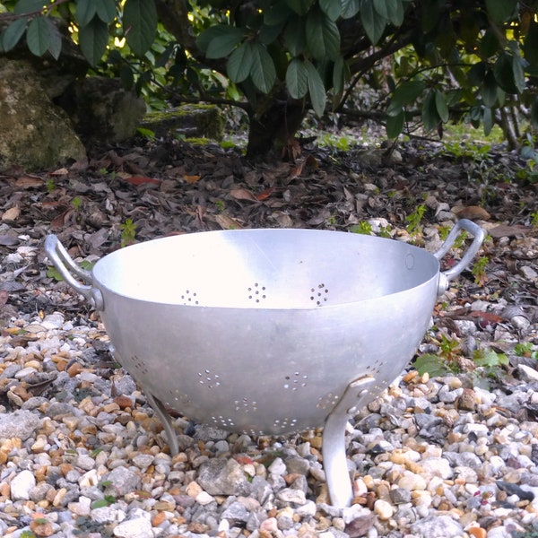 Passoire trépied en aluminium, métal et métal, TOURNUS UNIS vintage, merveilleusement rétro - Cuisine des années 50