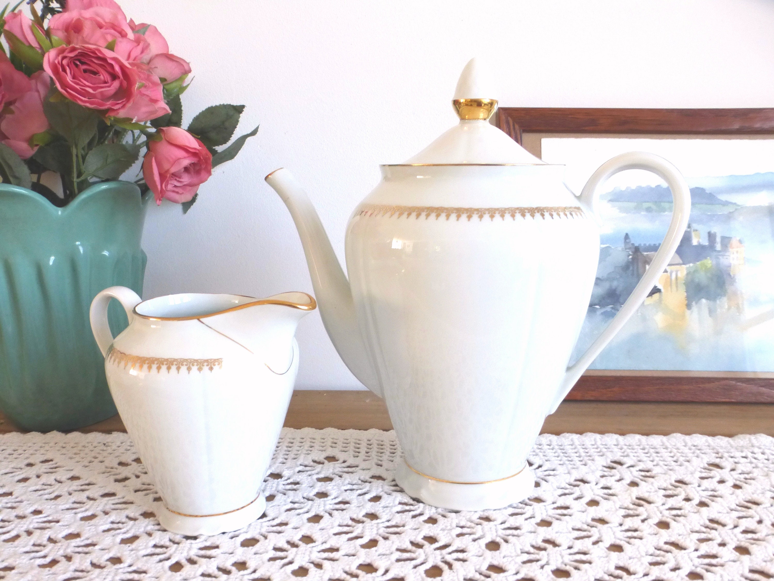 Belle Français Vintage Porcelaine de Sologne Archevêque Cafetière à Pieds Blanc & Or - Élégant Chic 