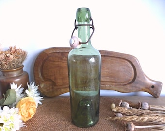 SELTENE wunderschöne französische antike handgefertigte Limonadenflasche – Anfang des 20. Jahrhunderts – schweres grünes Glas – hoher Kick-up – Porzellanstopfen – Sammlerstück