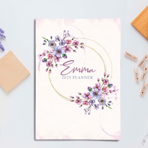 2025 Personalized Planner: Monthly View, Floral Design