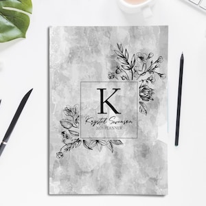 2026 Personalized Monthly Planner: Floral Paperback