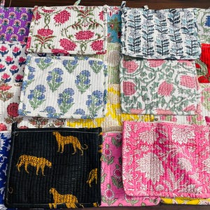 Lotto all'ingrosso di borse porta monete stampate a mano 8"x 6" Borsa porta monete impermeabile con cerniera 100% cotone trapuntato lavabile per la casa Borsa quadrata