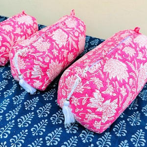 キルティングブロックプリント化粧品バッグ、ユニークな花柄のトイレタリーバッグ、女性用、ユニークなギフトママ、ハンドメイドウォッシュトラベルバッグ