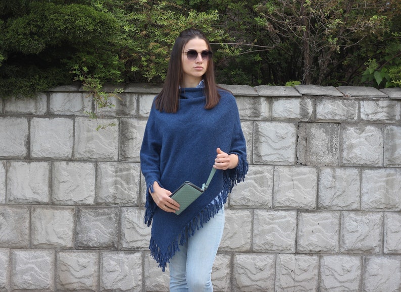 Knit cashmere poncho women Custom poncho Plus size warm tunic Cashmere sweater Oversized knit poncho with tassels Chunky knit cardigan
