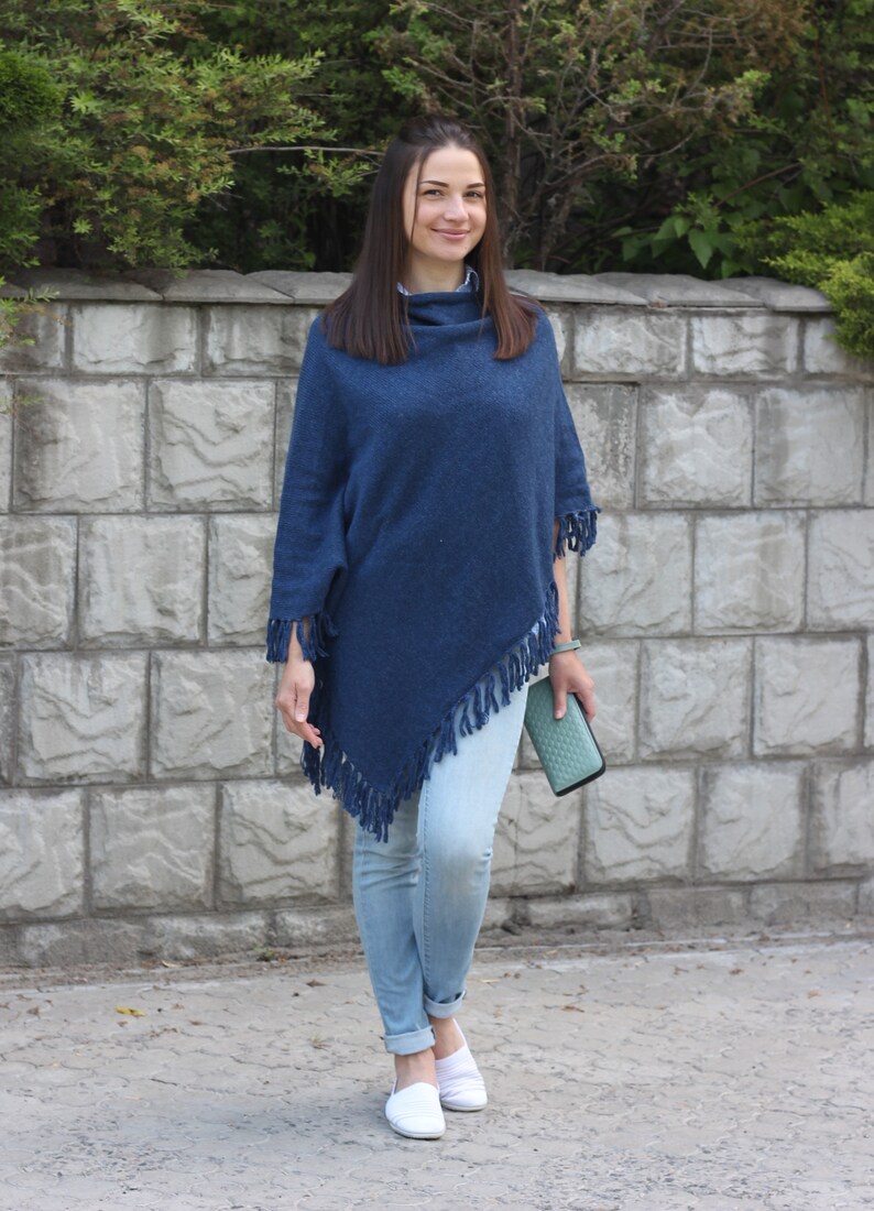 Knit cashmere poncho women Custom poncho Plus size warm tunic Cashmere sweater Oversized knit poncho with tassels Chunky knit cardigan