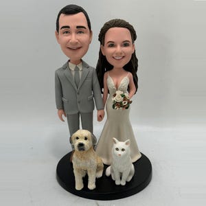 Romantic Wedding Bobblehead Set,Customized Bride  and Groom with Pets, Handmade Soft Clay Figurine, Personalized Anniversary Gift