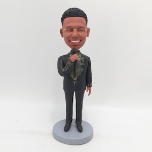 Handmade Polymer Clay Bobblehead,Elegant Singer with Microphone,Customizable Desk Decor,Unique Gift for Music Lover,Birthday Gift for Singer