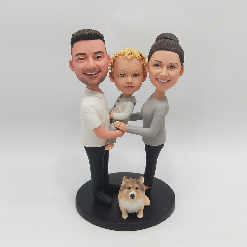 Custom Bobbleheads Cake Topper: Addy Travis Oliver Bean