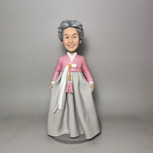 custom female bobblehead ,Women wearing Hanbok,gifts for her,birthday gift for her