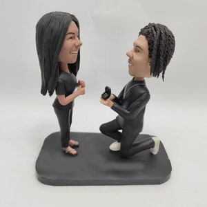 custom Proposal gift bobblehead, Engagement gift,bobbleheads couple,Anniversary Gifts for parents,wedding cake topper