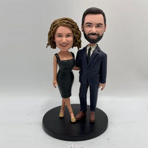 Custom couple bobbleheads, personalized couple bobbleheads, custom couple dolls, parents anniversary bobblehead gifts, wedding cake topper