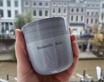 Set van 2 mokken personaliseren - retro koffie mok graveren eigen tekst/naam - afstudeer cadeau - jubileum - koffie - 220ML beker