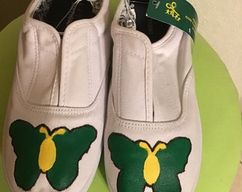 basic edition white canvas shoes