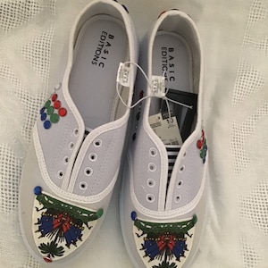 Haitian Motif Women Convas Slip-on White..Rhinestones  Stripes  Size US 10