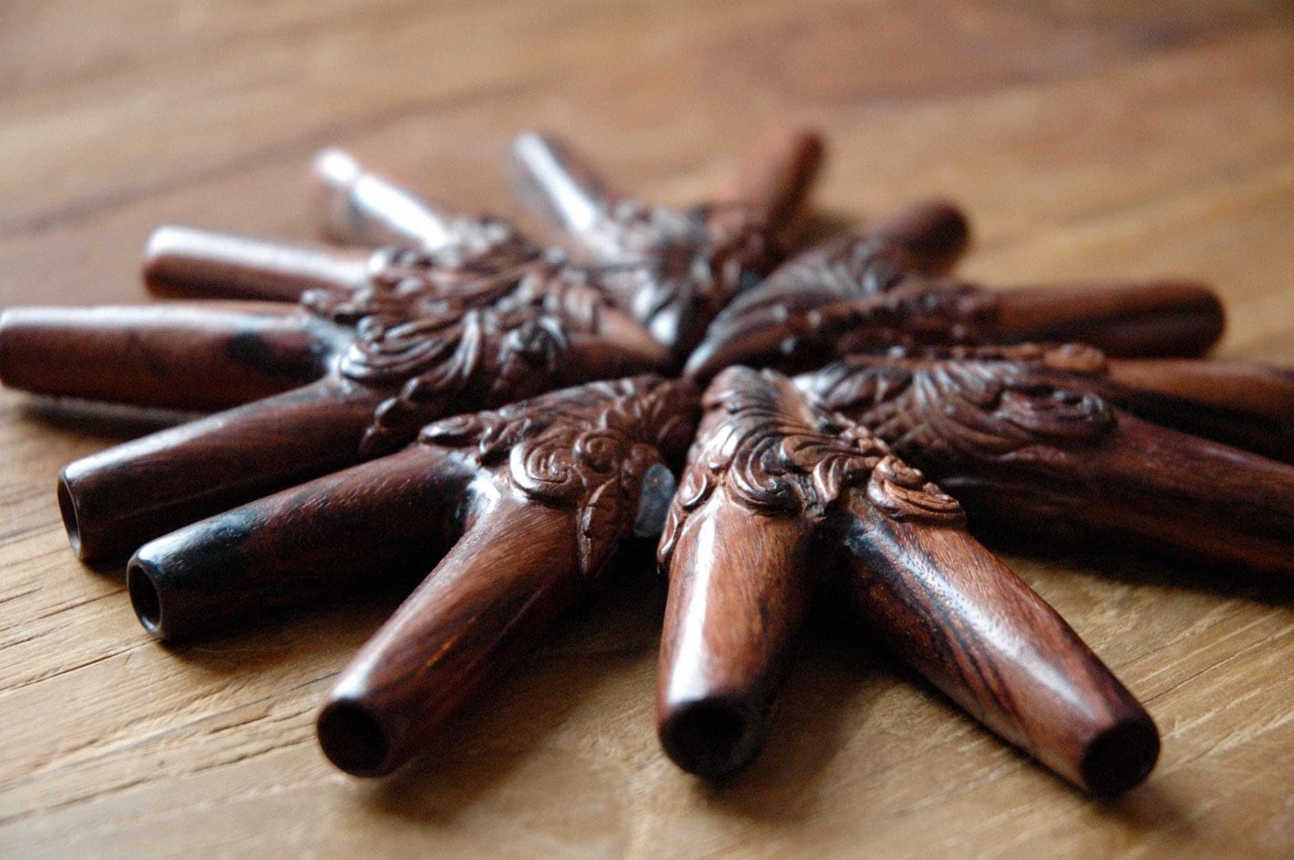 Sacred Mahogany" Kuripi: A Timeless Fusion of Tradition and Spirituality