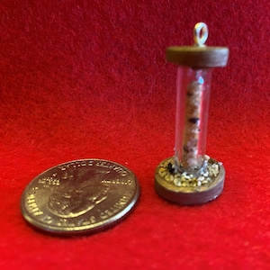1:12 Miniature Dollhouse Bird Feeder
