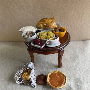 1:12 Miniature Dollhouse Holiday Meal-Thanksgiving Dinner-Turkey Dinner