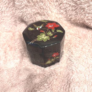 Ceramic trinket box
