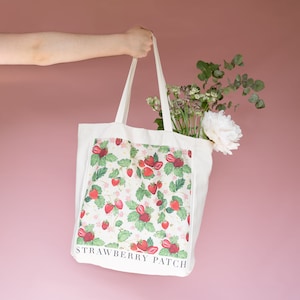 tote bag carrying farmer market flowers