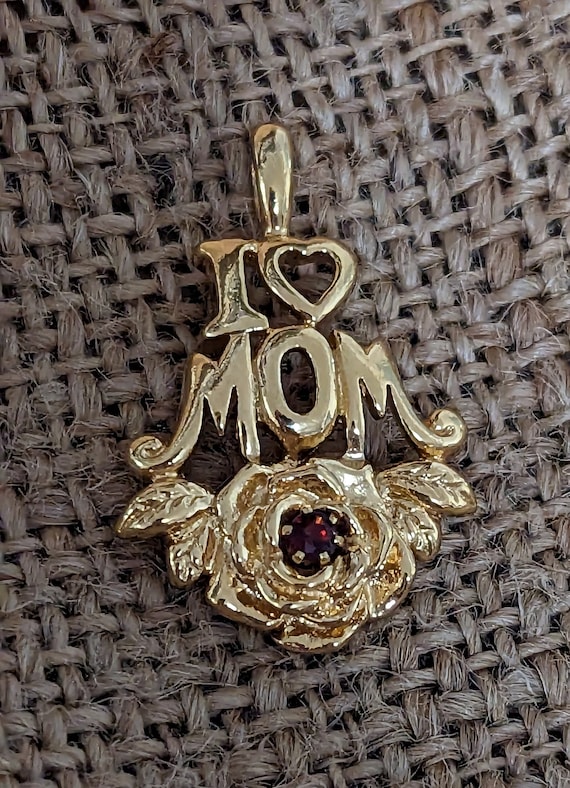 Vintage "I love Mom" gold tone Avon pendant 1970s… - image 1