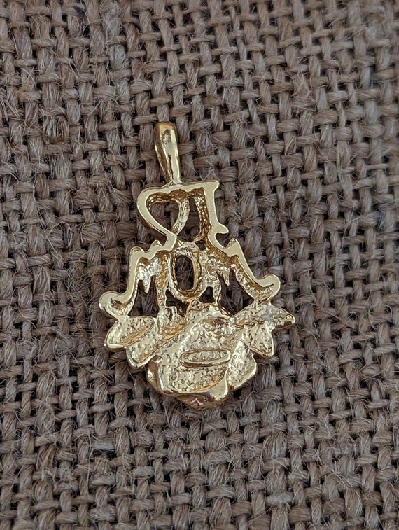 Vintage "I love Mom" gold tone Avon pendant 1970s… - image 3