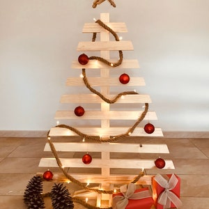 Arbre de Noël en bois, arbre de Noël en palette, décorations de Noël, ornements de Noël, Árbol Navidad Madera, bois de pin verni