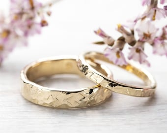 Wedding rings 'Gold Crinkle', wedding rings, partner rings, engagement rings, gold rings, boho, vintage, minimal, matte, friendship rings, yellow gold