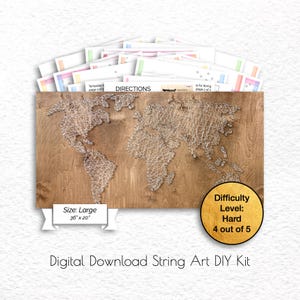 Könnte beinhalten: Ein DIY-Kit für String-Art mit einer Weltkarte aus Holz. Die Karte ist 91.4 cm x 50.8 cm groß und hat ein detailliertes String-Design. Das Kit enthält Anweisungen und Vorlagen. Der Schwierigkeitsgrad ist hoch, 4 von 5. Der Text "Digital Download String Art DIY Kit" steht unten.