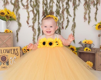 Sunflower baby girl dress, you are my sunshine outfit, yellow baby girl dress, first birthday outfit girl, smash cake outfit girl