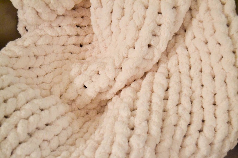 Chunky Blanket Comfy Big Fluffy Blanket Hand Knit Throw Etsy