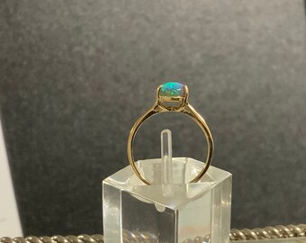 Anillo de ópalo