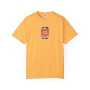 タビーオレンジキャットタロットカートユニセックスTシャツ、猫好きへのギフト、ボヘミアングラフィックTシャツ、ヴィンテージスタイルシャツ、