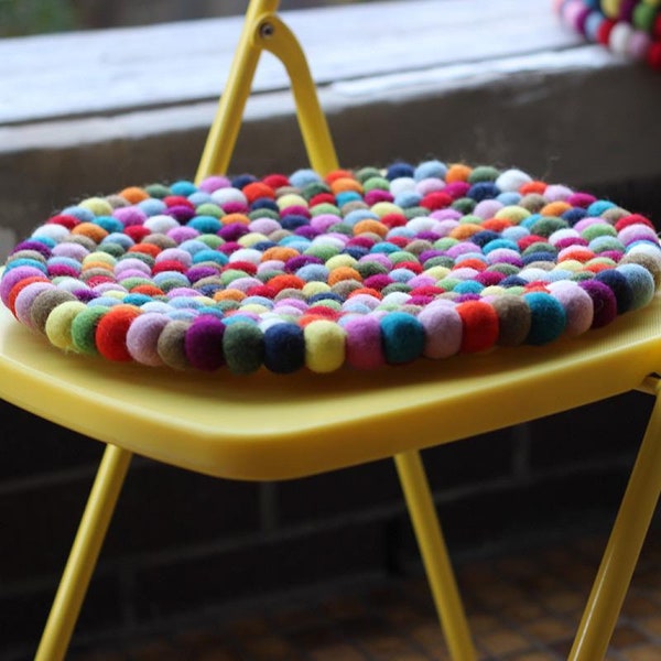 Felt Ball Seat Pad | Veelkleurige Vilten Stoel pad | Vilten stoel pad | Vilten Balzit pad Multicolor | Felt Ball Chair Pad | Vilten stoel pad