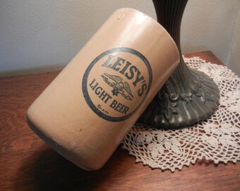 Jarra de cerveza ligera vintage Leisy's de cerámica amarilla de 5 5/8" Cleveland