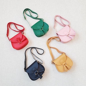 Sac à main personnalisé pour fille, Mini sac en imitation cuir, Sac bandoulière pour tout-petit, Mode enfant, Sac enfant, Accessoires enfants, Sac à main petite fille, Sac à pampilles