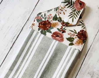 Boho Mauve Floral Hanging Kitchen Towel, Farmhouse Towel, Neutral Earthy Fall, Oven Hanging Towels with Snap, Hand Towels, Mauve Sage Flower